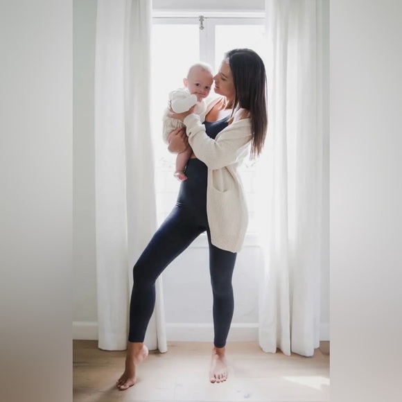 NWT BLANQI Maternity Belly Support High Rise Leggings in Navy Size Medium - Picture 4 of 7